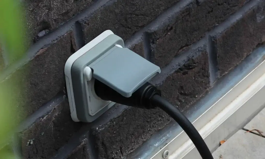 prise de recharge à domicile pour voiture électrique